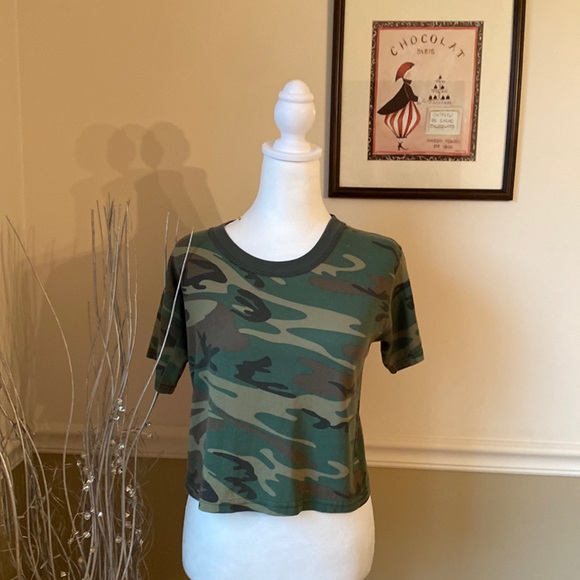 Camo Junior T-Shirt, Size Large - Picture 1 of 7